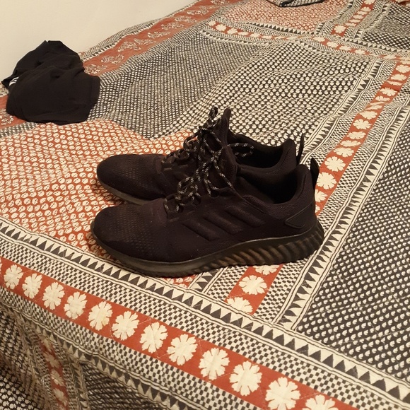 Adidas shoes - Picture 1 of 4